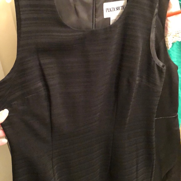 Women’s size 6 “Plaza South” LBD- EUC-midi length - Picture 9 of 10